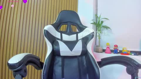 Anahis online show from 28, 2, 2025