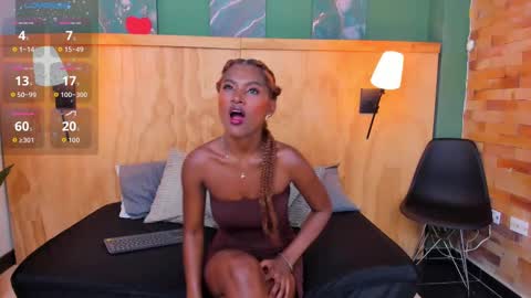 Halley Lorens online show from 22, 9, 2025