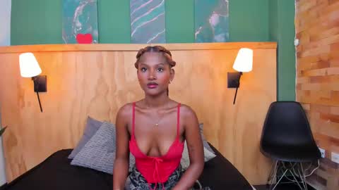 Halley Lorens online show from 23, 9, 2025