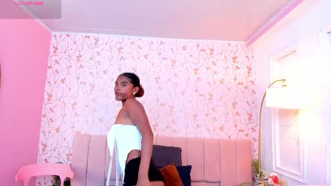 Halley Lorens online show from 11, 7, 2026