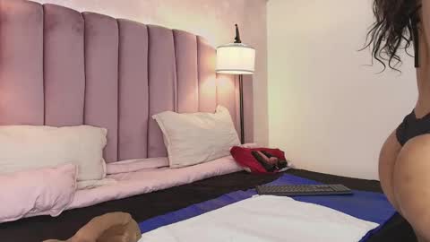  Hally Bans  online show from 27, 4, 2026