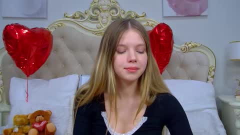 HallyBradley online show from 5, 3, 2026