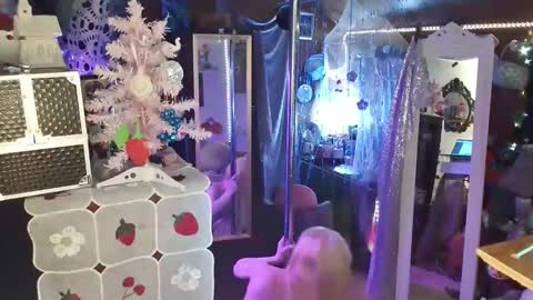 halovalentine online show from 7, 12, 2024