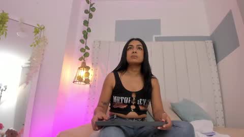 hanah_gray online show from 18, 7, 2026