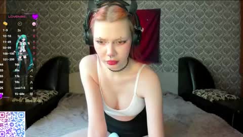 Tori and Asuna online show from 24, 4, 2026