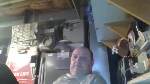 Snapshot of handiemanhere chatting on 22, 10, 2025 naked man online show from 22, 10, 2025