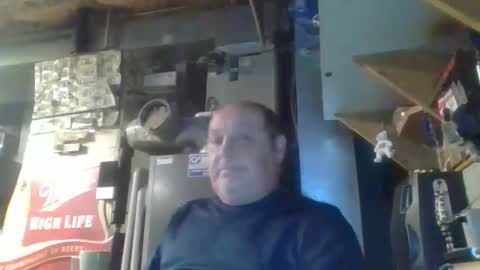 Snapshot of handiemanhere chatting on 31, 10, 2025 naked man online show from 31, 10, 2025