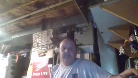 Snapshot of handiemanhere chatting on 2, 11, 2025 naked man online show from 2, 11, 2025