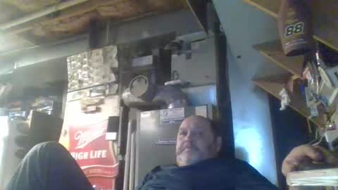 Snapshot of handiemanhere chatting on 17, 11, 2025 naked man online show from 17, 11, 2025