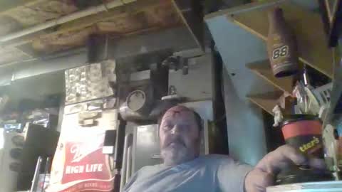 Snapshot of handiemanhere chatting on 28, 11, 2025 naked man online show from 28, 11, 2025