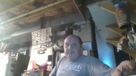 Snapshot of handiemanhere chatting on 27, 3, 2026 naked man online show from 27, 3, 2026
