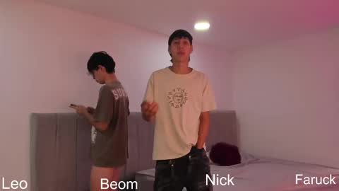 leonardfarrucknick and otis online show from 12, 9, 2025