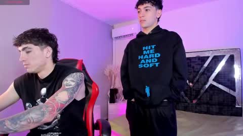 leonardfarrucknick and otis online show from 21, 4, 2026