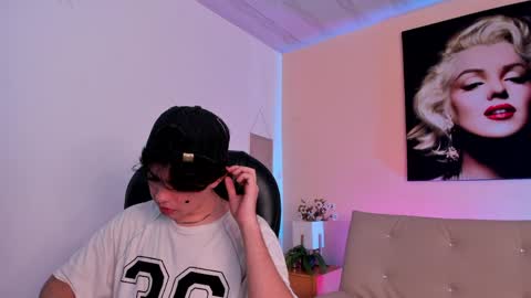 leonardfarrucknick and otis online show from 21, 4, 2026