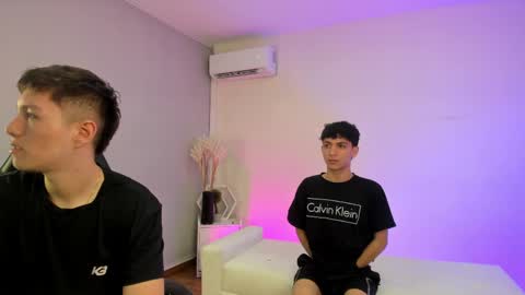 leonardfarrucknick and otis online show from 28, 4, 2026