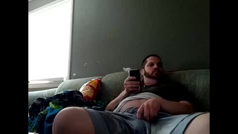 Handsomedaddy198923 online show from 21, 4, 2026