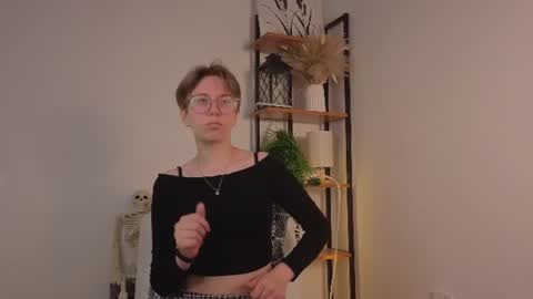 Snapshot of hangladue chatting on 19, 7, 2026 Nora online show from 19, 7, 2026