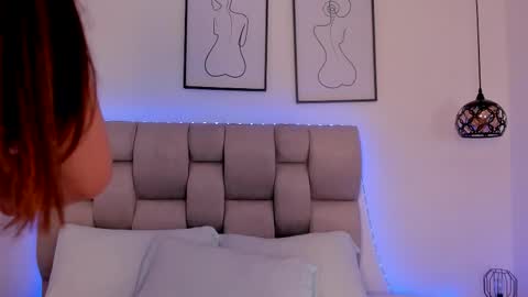 hanna__evans_ online show from 28, 2, 2026