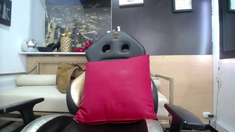 hanna_lamber online show from 5, 2, 2025