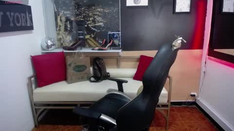 hanna_lamber online show from 4, 3, 2025