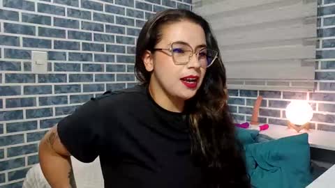 Snapshot of hanna_moons chatting on 6, 3, 2026 hanna_moons online show from 6, 3, 2026