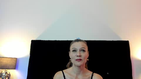 hanna_vell11 online show from 8, 7, 2026