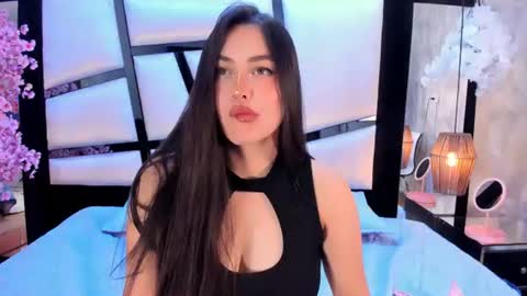 hannacollins_2 online show from 25, 7, 2026