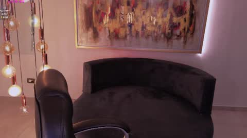  Hanna Connor  online show from 18, 6, 2026