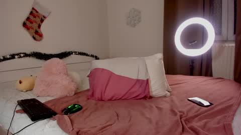 HannahIm a simple girl who likes gifts Lovense is activeThere are legends that in this room all your wish can come true online show from 14, 1, 2025