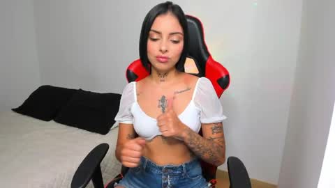 Hannah Milton online show from 26, 4, 2026