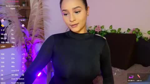 Hannah Williams online show from 9, 9, 2025