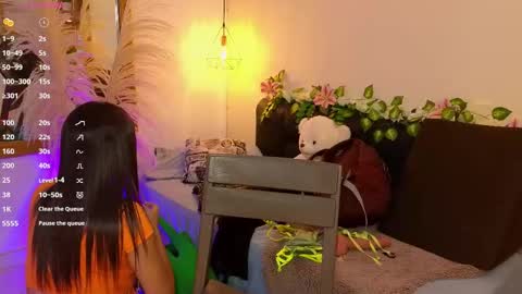 Hannah Williams online show from 11, 9, 2025