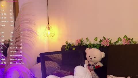 Hannah Williams online show from 28, 9, 2025