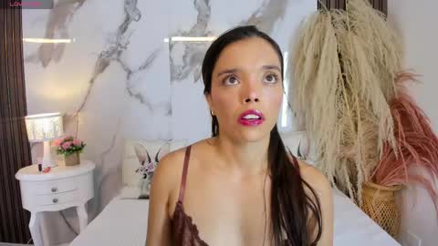 Hannahill69 online show from 9, 6, 2026