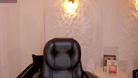 HANNAH J online show from 2, 11, 2025