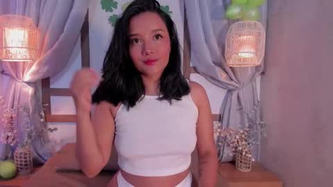 hannahmonttgomery  Help me reach 100 Hands up online show from 22, 3, 2026