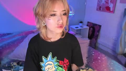 Snapshot of hannahpage chatting on 4, 10, 2025 Hannah online show from 4, 10, 2025