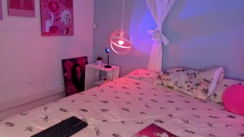 Snapshot of hannahpage chatting on 29, 10, 2025 Hannah online show from 29, 10, 2025