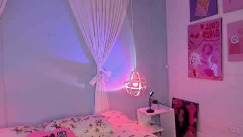 Snapshot of hannahpage chatting on 30, 10, 2025 Hannah online show from 30, 10, 2025