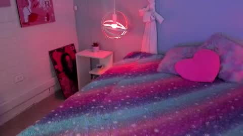 Snapshot of hannahpage chatting on 5, 11, 2025 Hannah online show from 5, 11, 2025