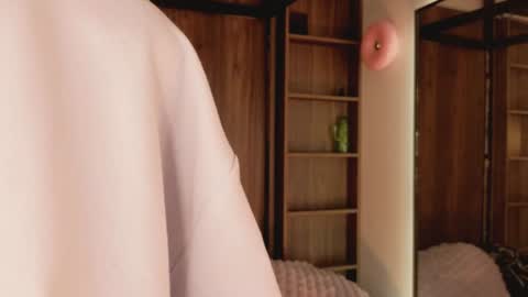 hannahsky_ online show from 28, 7, 2026
