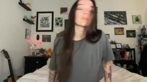 Snapshot of hannahtaylorr chatting on 7, 2, 2026 Hannah Taylor online show from 7, 2, 2026