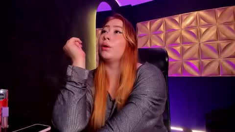 hannamartinn_ online show from 17, 9, 2025