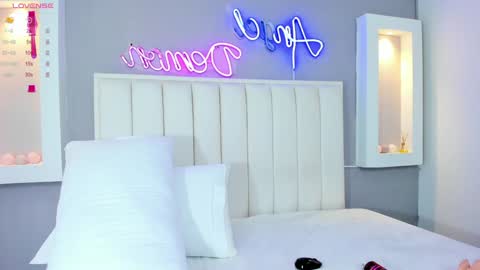 HannaPaola online show from 9, 2, 2025