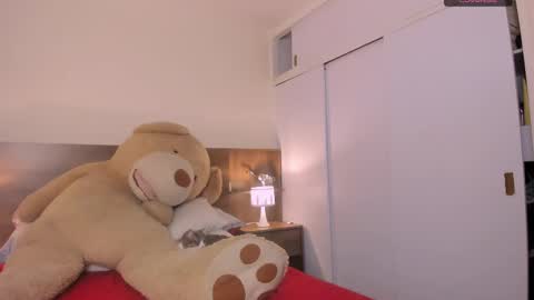 taylor live   online show from 24, 2, 2025