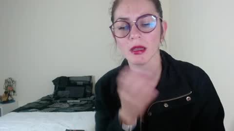 hanny_333 online show from 4, 1, 2025