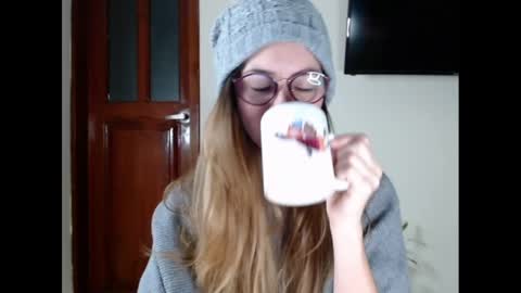 hanny_333 online show from 21, 1, 2025