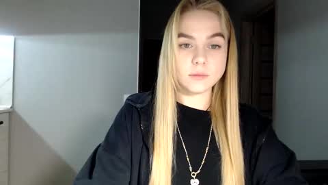 happy_fox_ online show from 5, 12, 2024