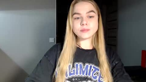 happy_fox_ online show from 20, 12, 2024