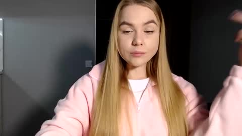 happy_fox_ online show from 11, 2, 2025